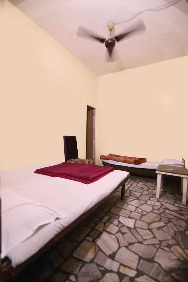 Hotel Raj Guest House Amritsar Exterior photo